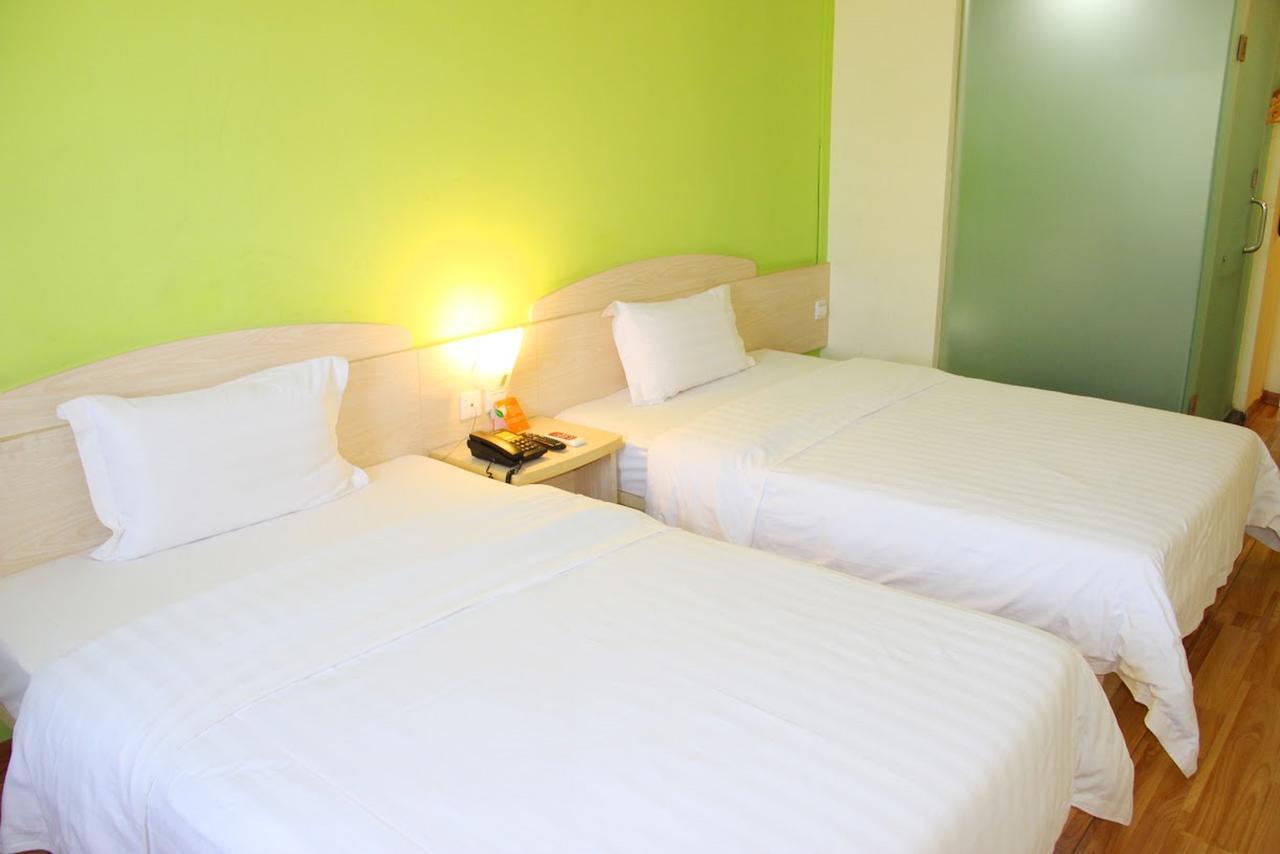 7Days Inn Xianning Hot Spring Pedestrian Street Shopping Park Экстерьер фото