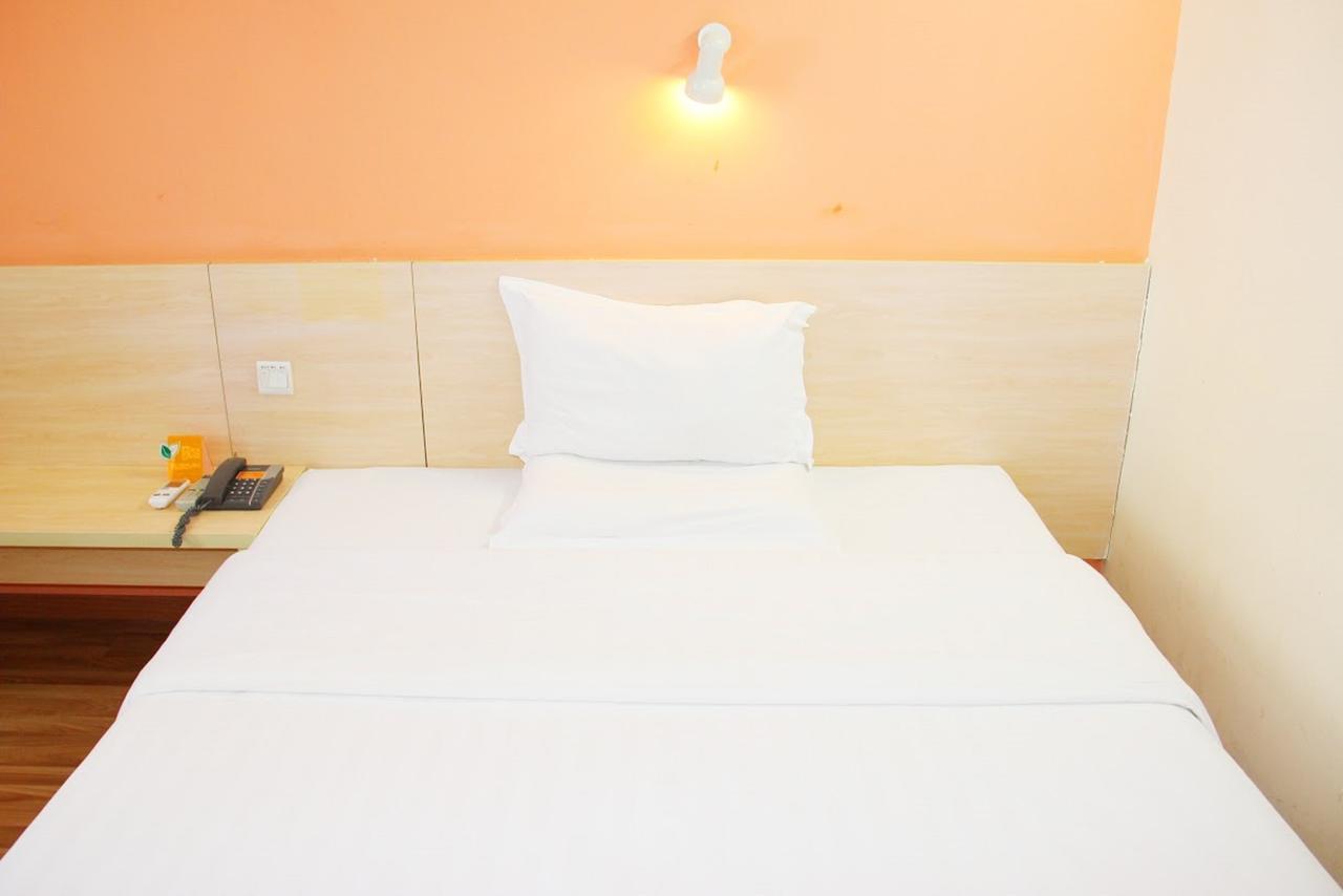 7Days Inn Xianning Hot Spring Pedestrian Street Shopping Park Экстерьер фото
